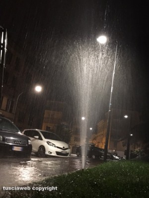 Viterbo - Perdita d'acqua a piazza della Rocca
