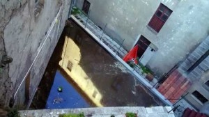Il cantiere del teatro Unione - La pozza d'acqua piovana