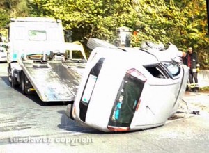 Vetralla - L'auto ribaltata
