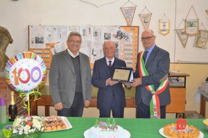 Gino Casetta con il sindaco Mazzola e l'assessore Leoni