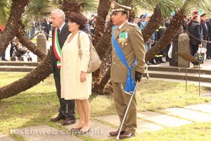 Viterbo - Il prefetto Rita Piermatti con il sindaco Leonardo Michelini e il comandante della scuola sottufficiali dell’esercito Antonio Zambuco