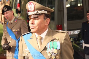 Viterbo - Il comandante della scuola sottufficiali dell’esercito Antonio Zambuco durante le celebrazioni del 4 novembre