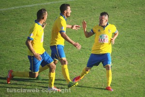 Sport - Calcio - Viterbese - L'esultanza di Neglia dopo il gol dell'1-0