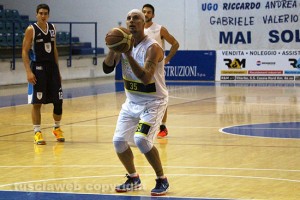 Sport - Basket - Stella azzurra - Fabio Marcante effettua un tiro libero