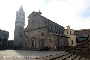 Viterbo - Duomo - Piazza San Lorenzo