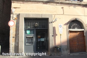 Viterbo - La filiale della Carivit di piazza del Comune in vendita