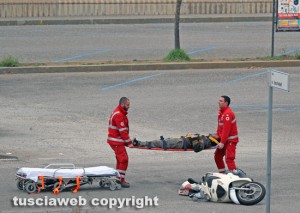 Viterbo - L'incidente di fronte al tribunale