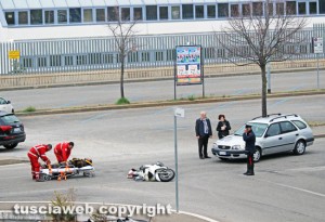 Viterbo - L'incidente di fronte al tribunale
