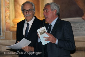 Viterbo - Alessandro Pica e Riccardo Viola durante la consegna delle onorificenze sportive