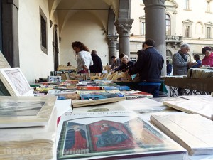 Viterbo - Il mercatino PaperOnly