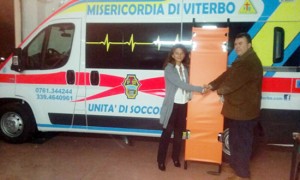 Donata una barella arancio alla Misericordia