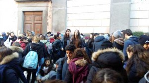 Viterbo - La protesta degli studenti del Santa Rosa