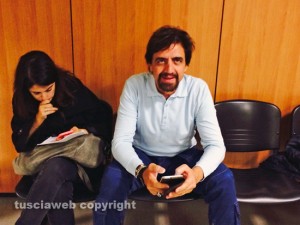 Blitz di Valerio Staffelli al tribunale di Viterbo