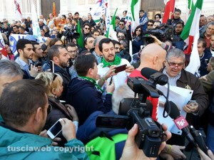 I leghisti viterbesi a Bologna con Salvini, Meloni e Berlusconi