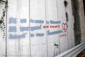 Viterbo - Mortale sulla Tuscanese - La scritta cancellata