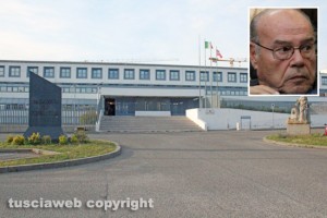 Il tribunale di Viterbo - Nel riquadro in alto a destra: Luciano Mingiacchi