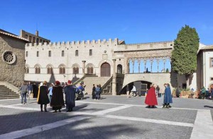 Viterbo - I Medici - Le riprese a piazza san Lorenzo