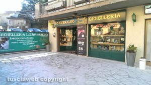 Vasanello - La gioielleria "Lo smeraldo" dopo il colpo