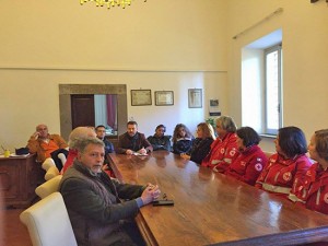 Tuscania - La cosnegna del mezzo alla Croce Rossa