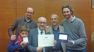La consegna del premio ad Antonello Carvigiani