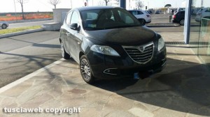 Viterbo - Parcheggio selvaggio sulla Cassia Nord