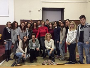 Lina Delle Monache con i ragazzi del Buratti