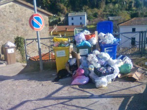 Bolsena - Rifiuti in via Dei Poggi