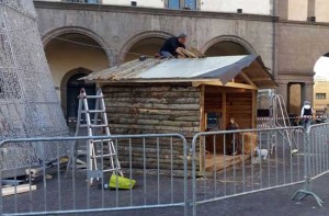 Presepe a piazza del Comune - L'allestimento