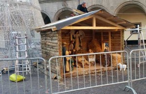Presepe a piazza del Comune - L'allestimento