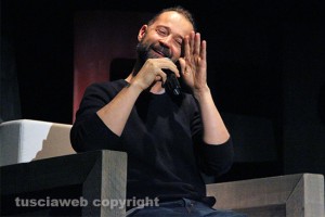 Viterbo - Fabio Volo al teatro San Leonardo, ospite di Caffeina