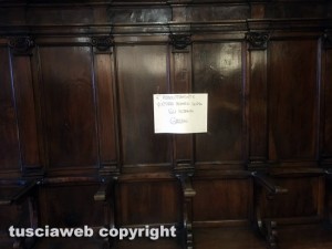 Viterbo - Degrado e approssimazione a palazzo dei Priori