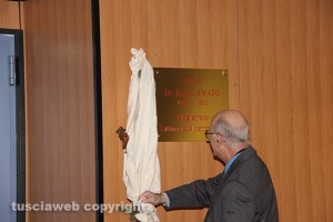 Aula della Corte d'Assise viterbese intitolata al giudice Amato - Il presidente Pacioni scopre la targa