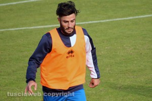 Sport - Calcio - Viterbese - Luca Belcastro durante il riscaldamento dei gialloblù