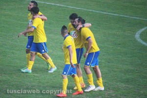 Sport - Calcio - Viterbese - L'abbraccio tra Cuffa, Bernardo e Neglia dopo il gol dell'1-0