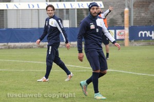 Sport - Calcio - Viterbese - Walter Alexis Invernizzi dietro a Daniele Nohman