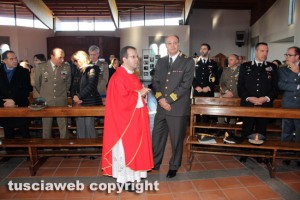 Viterbo - I vigili del fuoco festeggiano santa Barbara - Don Claudio e il comandante Paduano