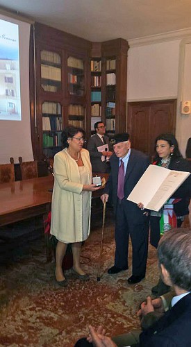 La medaglia a Mario Perelli