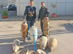 Il sequestro di anfore e macine della finanza