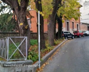 Viterbo - Rubato il cartello della ztl in via Chigi