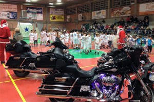 Sport - Basket - Stella azzurra - Lo scambio di auguri alla palestra della Verità