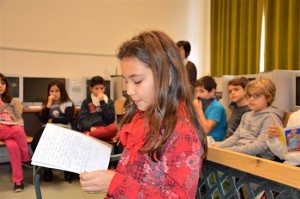 I postini di Babbo Natale incontrano i piccoli alunni della scuola Canevari