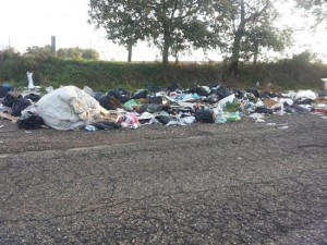 Viterbo - Rifiuti in strada Acquarossa