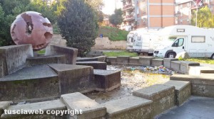 Viterbo - La fontana Sfera al Murialdo