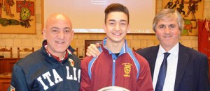 Sport - La premiazione di Mirko Barreca, accompagnato dal padre Carlo e dall'assessore Celli