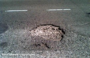 Le buche sulle strade della provincia