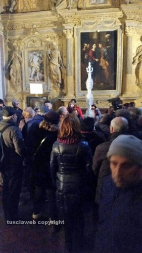 Tutti in fila per la mostra a palazzo dei Priori