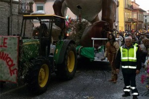 Montefiascone - La sfilata dei carri allegorici