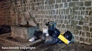 Viterbo - Rifiuti a San Pellegrino