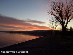 Grotte di Castro - Tramonto sul lago di Bolsena