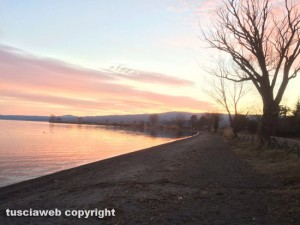 Grotte di Castro - Tramonto sul lago di Bolsena